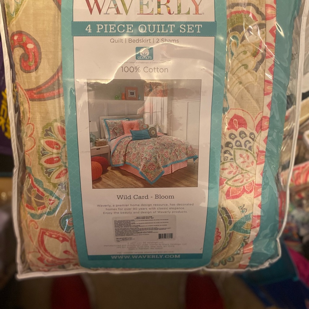Waverly‎ Wild Card Bloom King Quilt Set - Multicolor